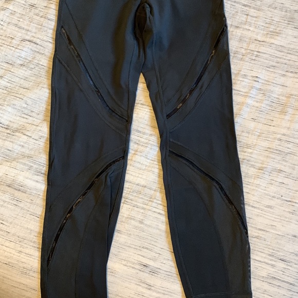 Lululemon High Times Pant Metta - Mesh - Sz 6 - Picture 3 of 4
